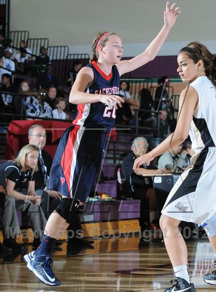 Thumbnail 1 in Archbishop Mitty vs. Sacred Heart (Nike Tournament of Champions) photogallery.
