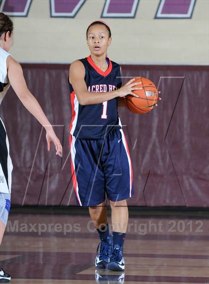 Thumbnail 2 in Archbishop Mitty vs. Sacred Heart (Nike Tournament of Champions) photogallery.
