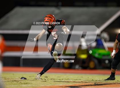 Thumbnail 2 in Armstrong (Kennedy) vs Brentsville District (VHSL Class 3 Region Final) photogallery.
