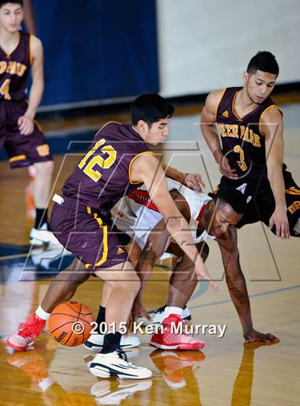 Thumbnail 2 in Fort Bend Travis vs Deer Park (Insperity Holiday Classic) photogallery.