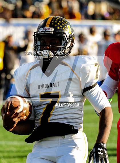 Thumbnail 3 in Uniondale vs. Freeport (Section 8 Conference I Semifinal)  photogallery.