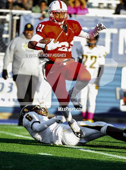 Thumbnail 1 in Uniondale vs. Freeport (Section 8 Conference I Semifinal)  photogallery.