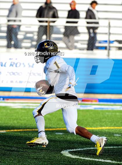 Thumbnail 2 in Uniondale vs. Freeport (Section 8 Conference I Semifinal)  photogallery.