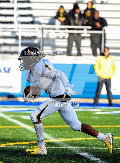 Thumbnail 1 in Uniondale vs. Freeport (Section 8 Conference I Semifinal)  photogallery.