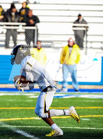 Thumbnail 3 in Uniondale vs. Freeport (Section 8 Conference I Semifinal)  photogallery.
