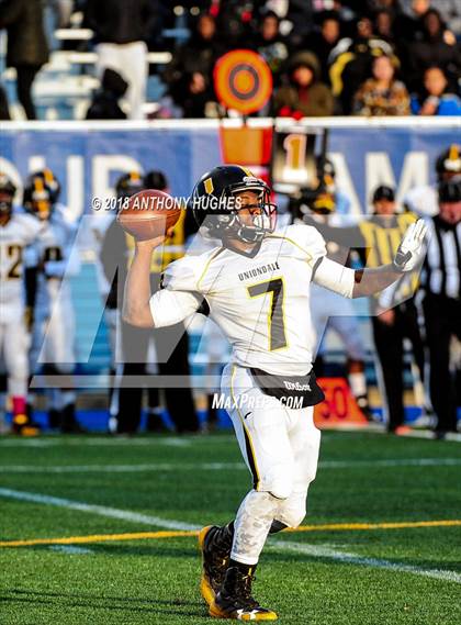 Thumbnail 3 in Uniondale vs. Freeport (Section 8 Conference I Semifinal)  photogallery.