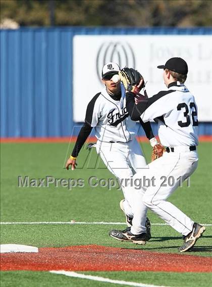 Thumbnail 2 in Bishop Lynch vs. Rockwall (Jesuit Classic) photogallery.