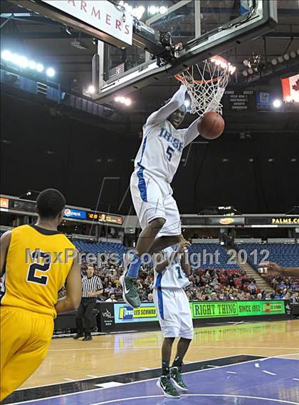 Thumbnail 2 in Bishop O'Dowd vs. Sacred Heart Cathedral (CIF D3 NorCal Regional Final) photogallery.