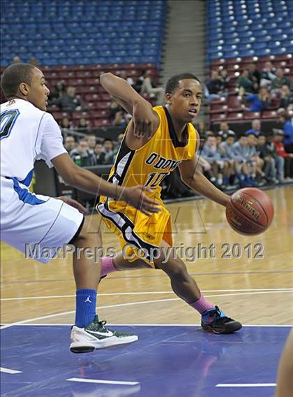 Thumbnail 3 in Bishop O'Dowd vs. Sacred Heart Cathedral (CIF D3 NorCal Regional Final) photogallery.