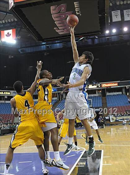 Thumbnail 1 in Bishop O'Dowd vs. Sacred Heart Cathedral (CIF D3 NorCal Regional Final) photogallery.