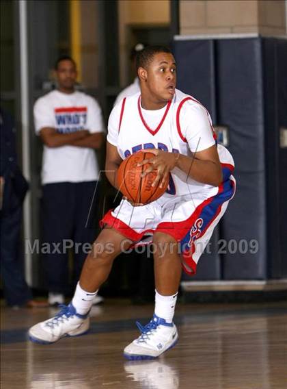Thumbnail 2 in Serra vs. Cheyenne (MLK Hoops Shootout) photogallery.