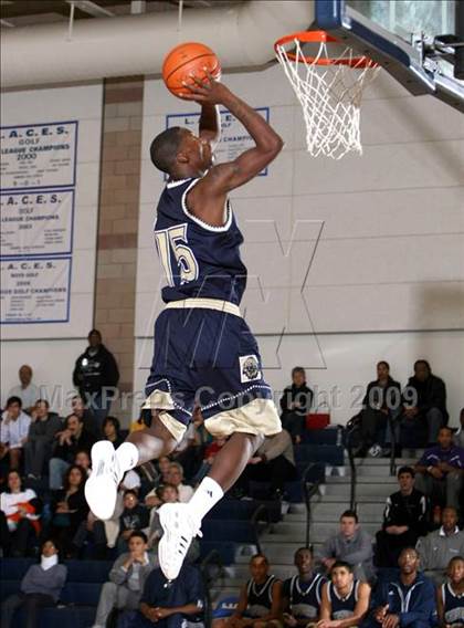 Thumbnail 2 in Serra vs. Cheyenne (MLK Hoops Shootout) photogallery.