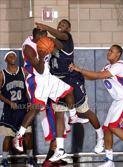 Thumbnail 3 in Serra vs. Cheyenne (MLK Hoops Shootout) photogallery.