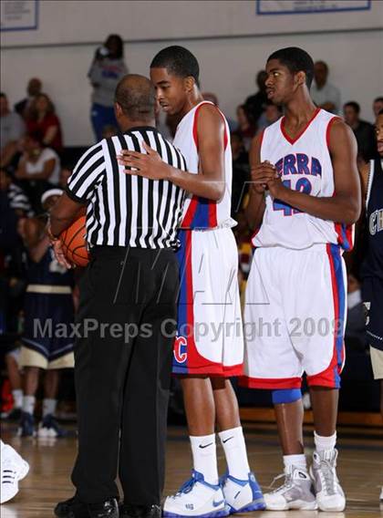 Thumbnail 1 in Serra vs. Cheyenne (MLK Hoops Shootout) photogallery.