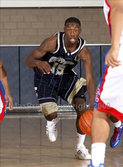 Thumbnail 3 in Serra vs. Cheyenne (MLK Hoops Shootout) photogallery.