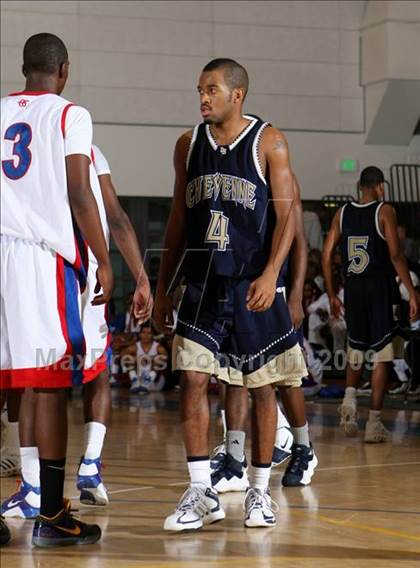 Thumbnail 1 in Serra vs. Cheyenne (MLK Hoops Shootout) photogallery.