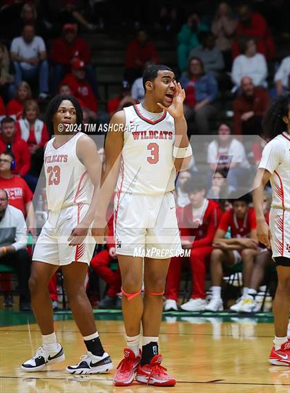 Thumbnail 2 in Jeffersonville vs Lawrence North (IHSAA 4A Semi State) photogallery.