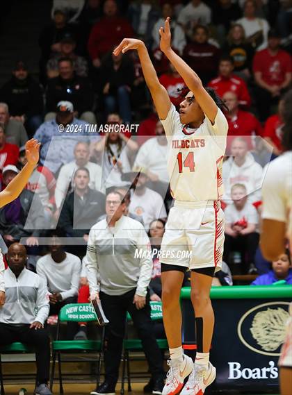 Thumbnail 3 in Jeffersonville vs Lawrence North (IHSAA 4A Semi State) photogallery.