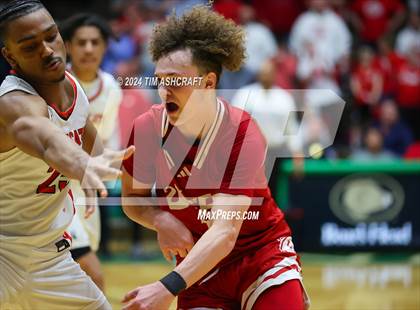 Thumbnail 3 in Jeffersonville vs Lawrence North (IHSAA 4A Semi State) photogallery.