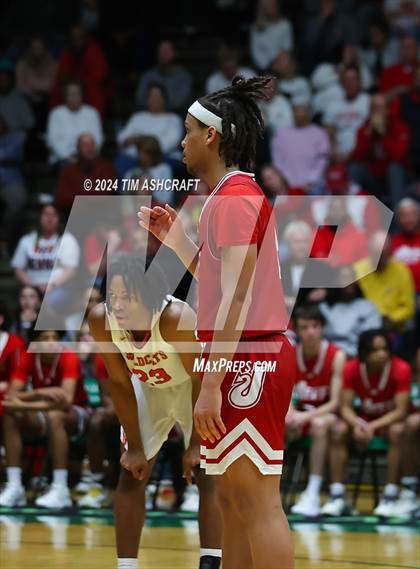 Thumbnail 3 in Jeffersonville vs Lawrence North (IHSAA 4A Semi State) photogallery.