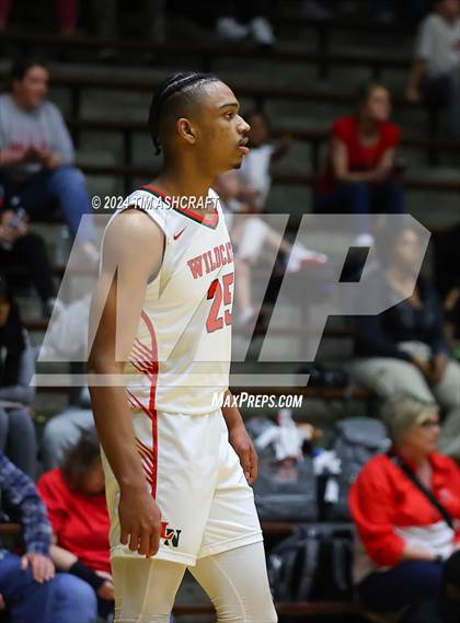 Thumbnail 3 in Jeffersonville vs Lawrence North (IHSAA 4A Semi State) photogallery.
