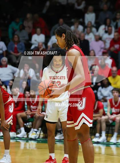 Thumbnail 2 in Jeffersonville vs Lawrence North (IHSAA 4A Semi State) photogallery.
