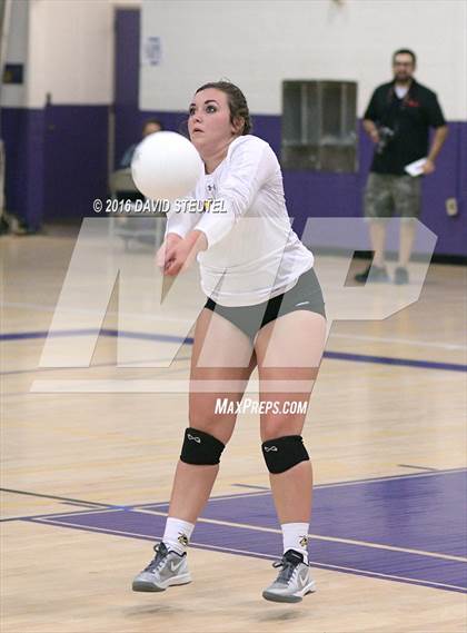 Thumbnail 3 in Hilmar vs. Ripon (CIF SJS D4 Final) photogallery.