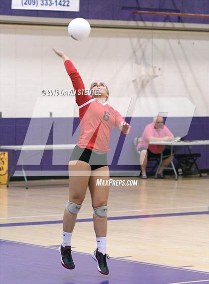 Thumbnail 3 in Hilmar vs. Ripon (CIF SJS D4 Final) photogallery.