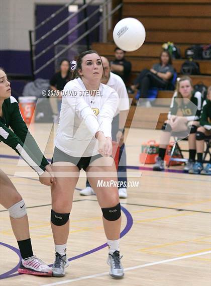 Thumbnail 2 in Hilmar vs. Ripon (CIF SJS D4 Final) photogallery.