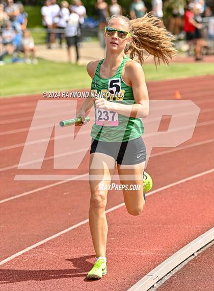Thumbnail 1 in IHSAA Finals (4 x 800 Meter Heat 1)  photogallery.