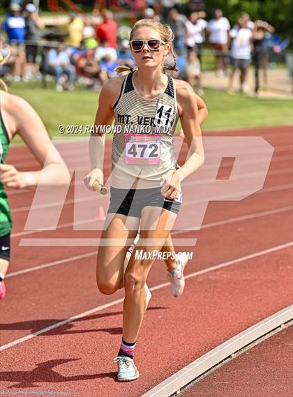 Thumbnail 1 in IHSAA Finals (4 x 800 Meter Heat 1)  photogallery.