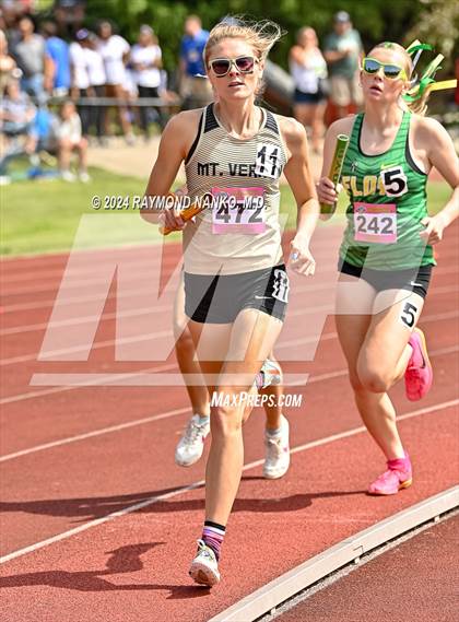 Thumbnail 2 in IHSAA Finals (4 x 800 Meter Heat 1)  photogallery.