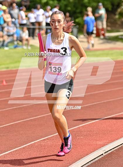 Thumbnail 1 in IHSAA Finals (4 x 800 Meter Heat 1)  photogallery.