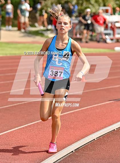 Thumbnail 1 in IHSAA Finals (4 x 800 Meter Heat 1)  photogallery.