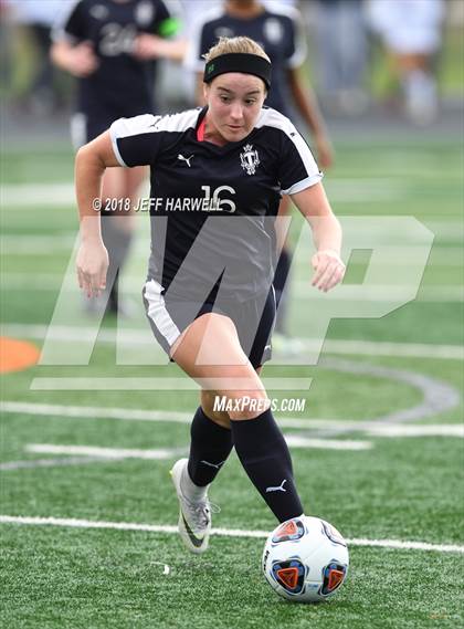 Thumbnail 2 in Twinsburg vs. Jackson (OHSAA D1 Regional Final) photogallery.