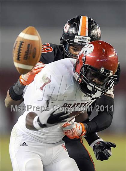 Thumbnail 2 in Hoover vs. Prattville (AHSAA 6A Final)  photogallery.