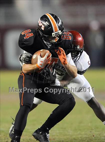 Thumbnail 3 in Hoover vs. Prattville (AHSAA 6A Final)  photogallery.