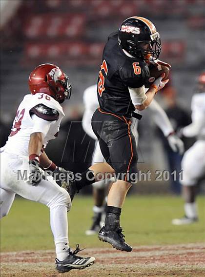 Thumbnail 3 in Hoover vs. Prattville (AHSAA 6A Final)  photogallery.