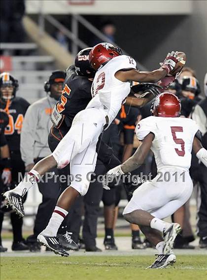 Thumbnail 1 in Hoover vs. Prattville (AHSAA 6A Final)  photogallery.