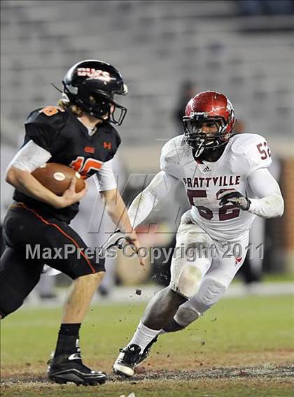 Thumbnail 2 in Hoover vs. Prattville (AHSAA 6A Final)  photogallery.
