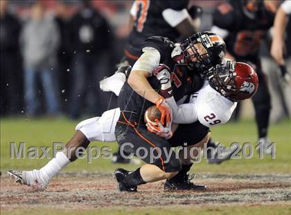 Thumbnail 3 in Hoover vs. Prattville (AHSAA 6A Final)  photogallery.