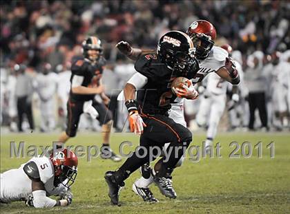 Thumbnail 1 in Hoover vs. Prattville (AHSAA 6A Final)  photogallery.