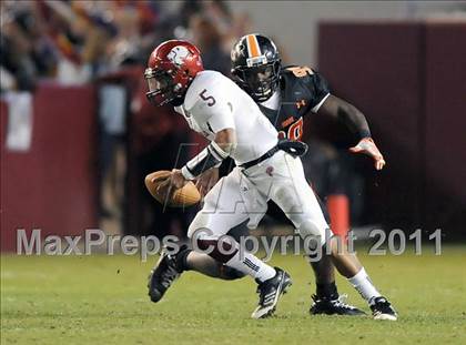 Thumbnail 2 in Hoover vs. Prattville (AHSAA 6A Final)  photogallery.