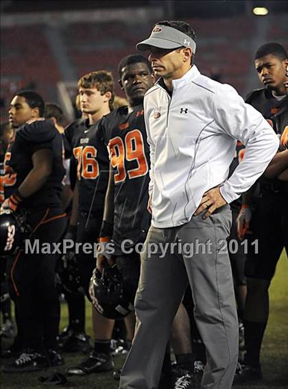 Thumbnail 2 in Hoover vs. Prattville (AHSAA 6A Final)  photogallery.