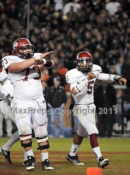 Thumbnail 2 in Hoover vs. Prattville (AHSAA 6A Final)  photogallery.