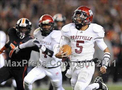 Thumbnail 3 in Hoover vs. Prattville (AHSAA 6A Final)  photogallery.