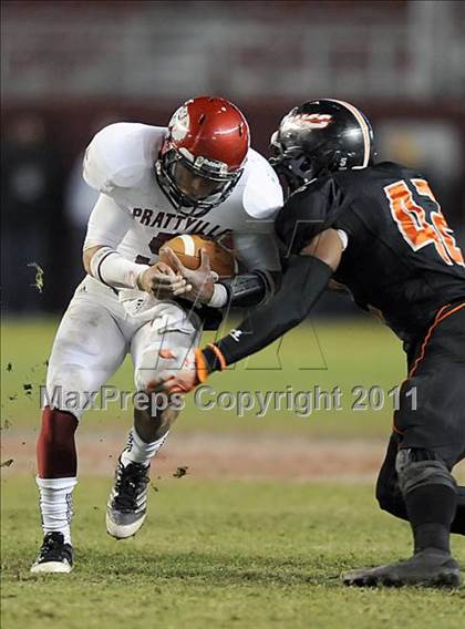 Thumbnail 1 in Hoover vs. Prattville (AHSAA 6A Final)  photogallery.