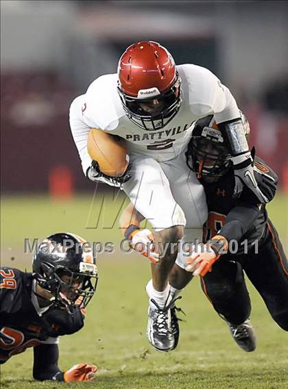 Thumbnail 2 in Hoover vs. Prattville (AHSAA 6A Final)  photogallery.
