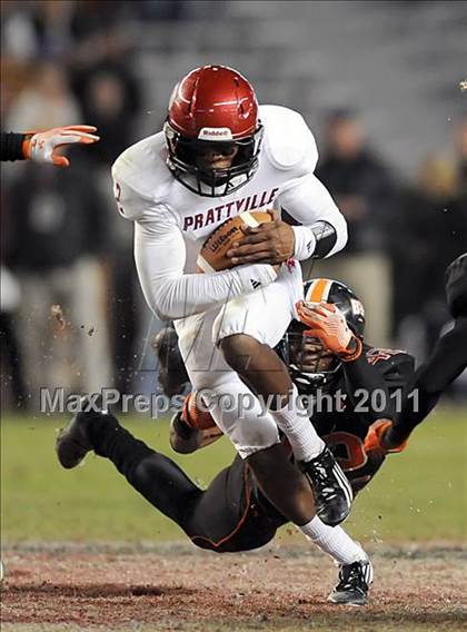 Thumbnail 1 in Hoover vs. Prattville (AHSAA 6A Final)  photogallery.