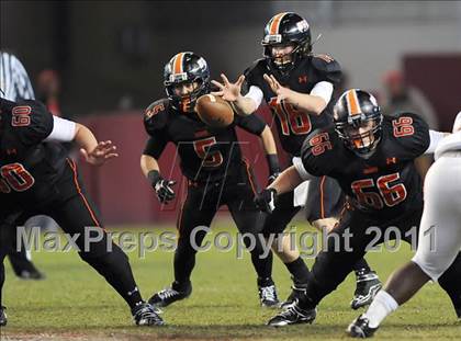 Thumbnail 1 in Hoover vs. Prattville (AHSAA 6A Final)  photogallery.